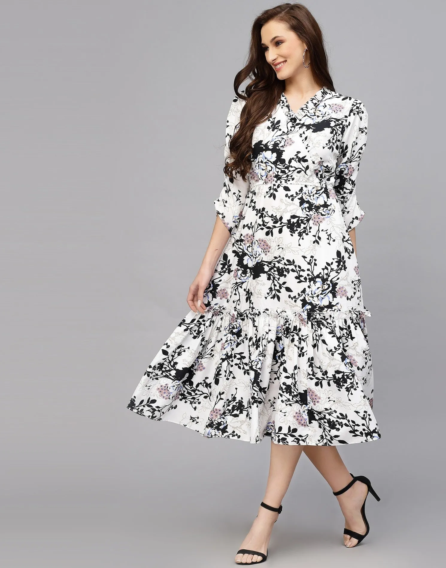 Chic Monochrome Crepe Midi Dress