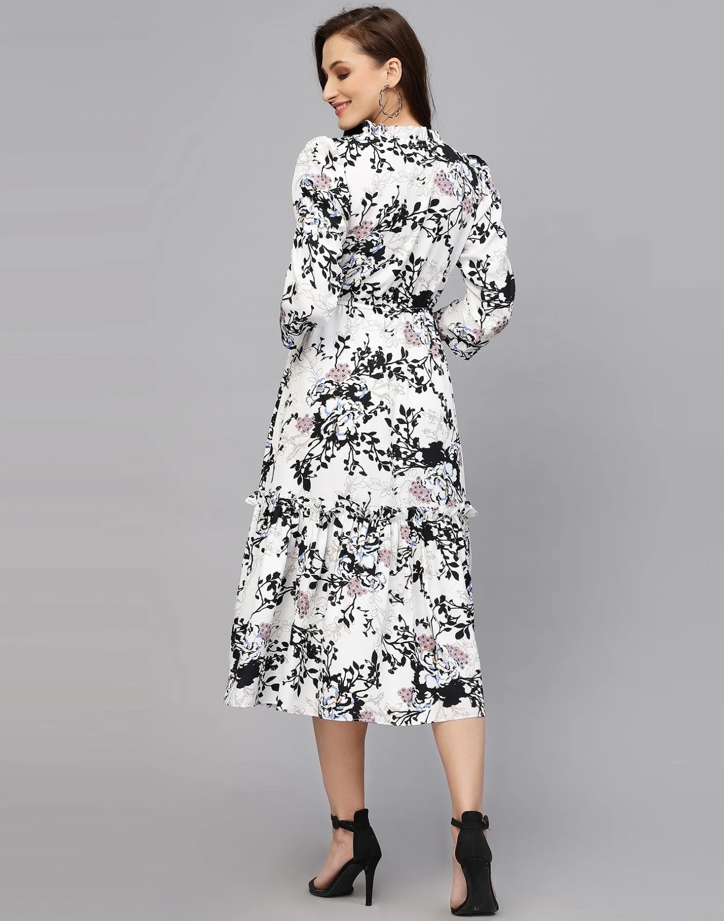 Chic Monochrome Crepe Midi Dress