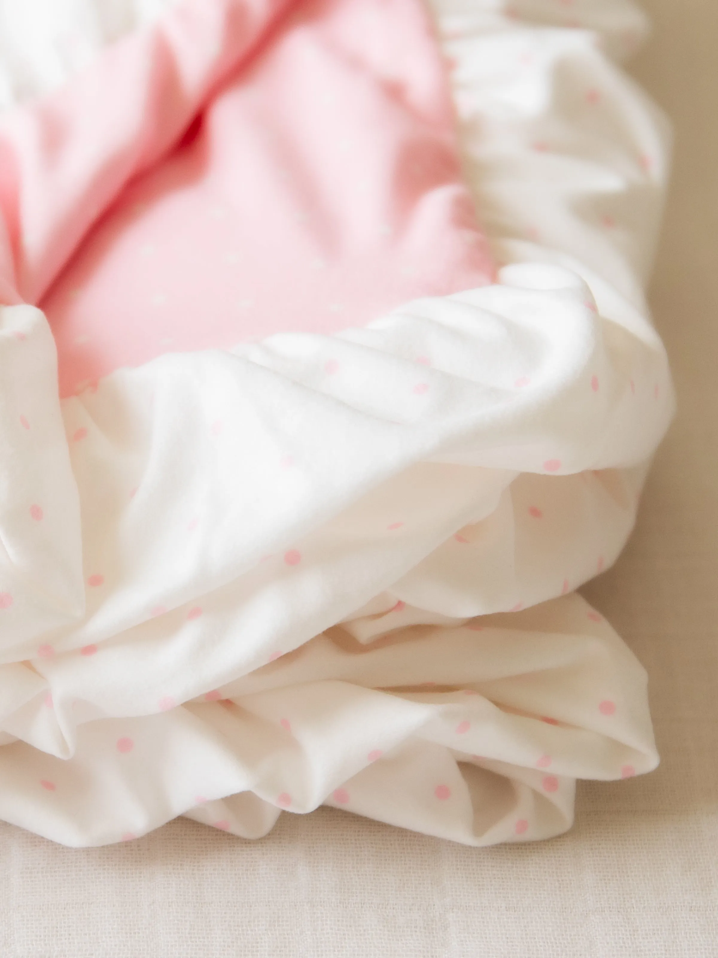 Dreamer Ruffled Blanket - Mirrored Hearts