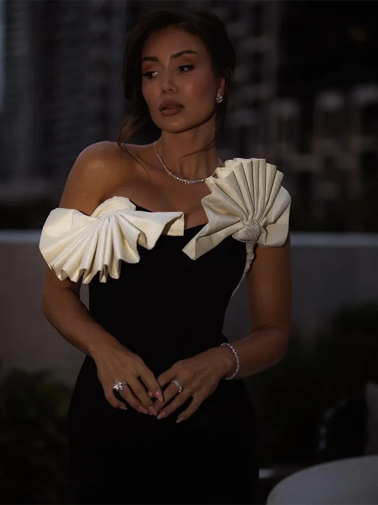 Fan Away Bandage Midi Dress